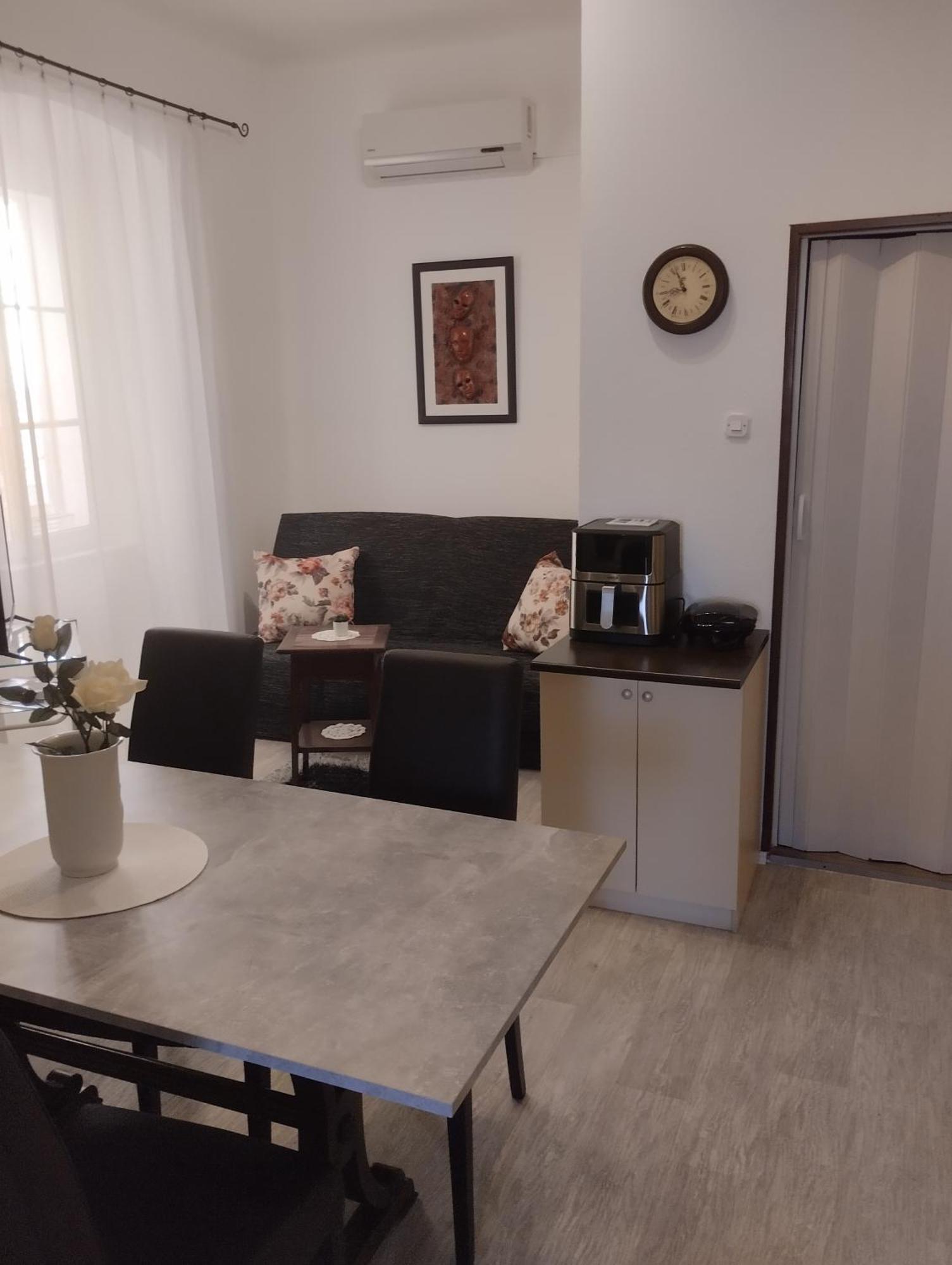 Apartments Petra 23 マリ・ロシニュ エクステリア 写真